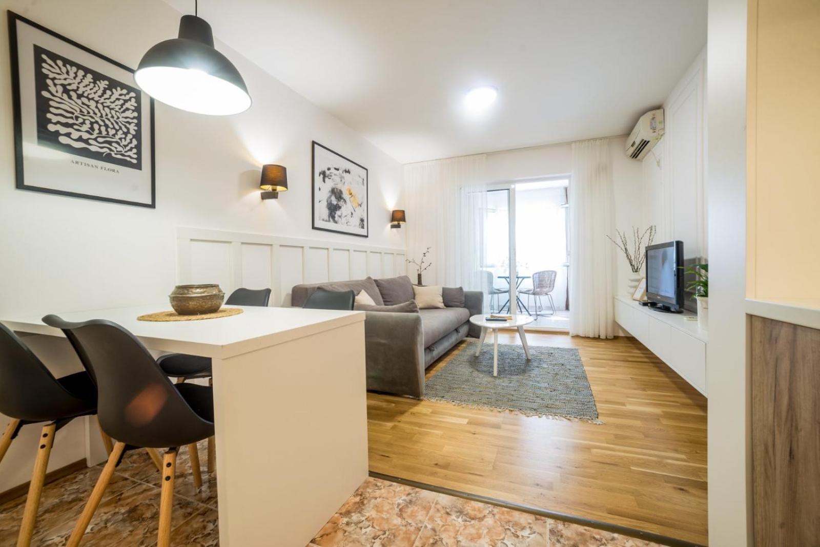 Apartman Knezevic Apartment *